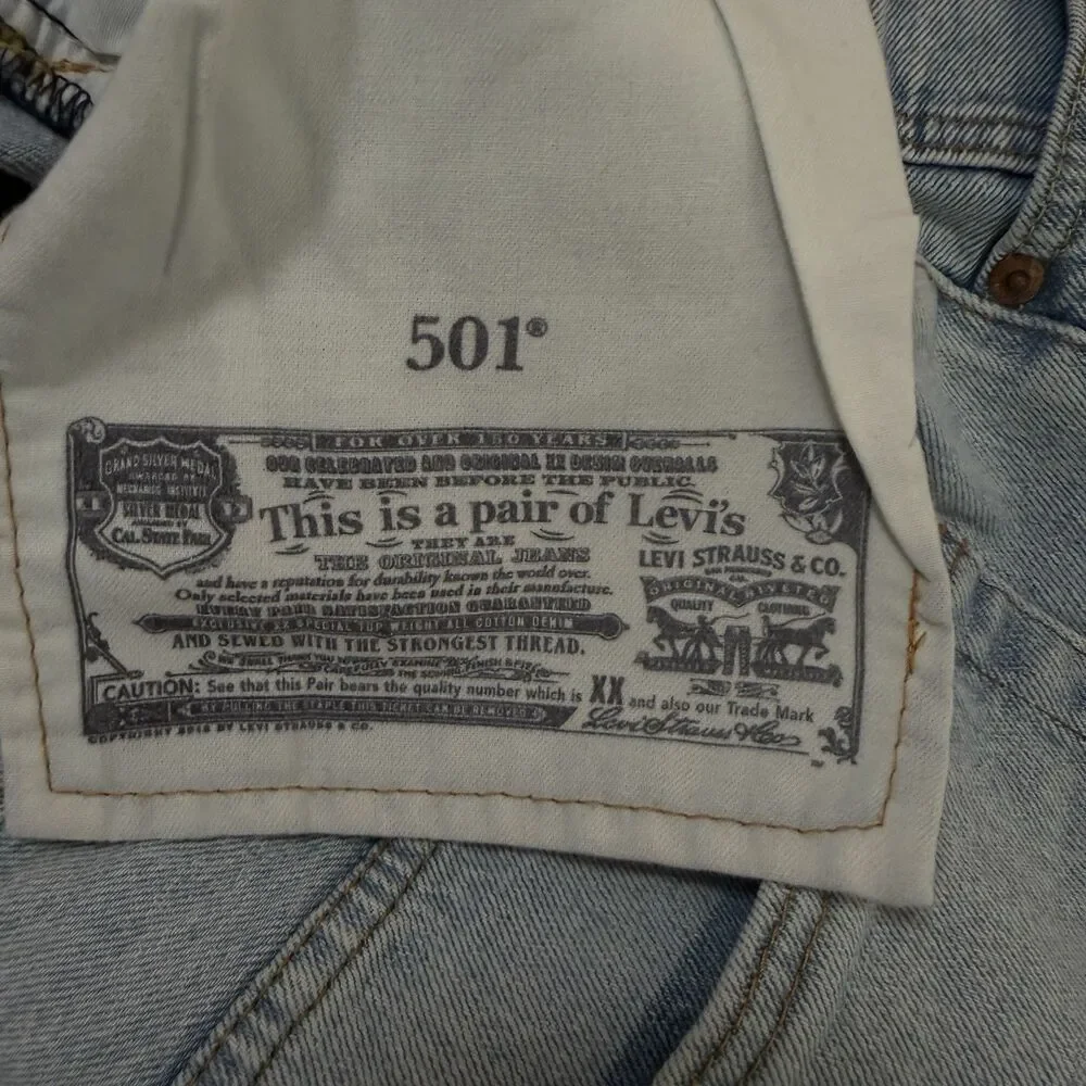Men’s Levi’s 501 Shorts Button Fly Light Wash Size 33 Factory Hemmed Jorts